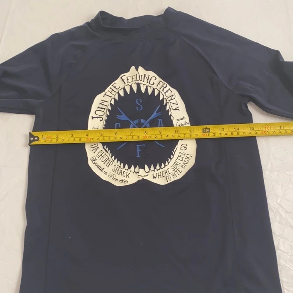 Gap navy long sleeve shark graphic rash guard L=10